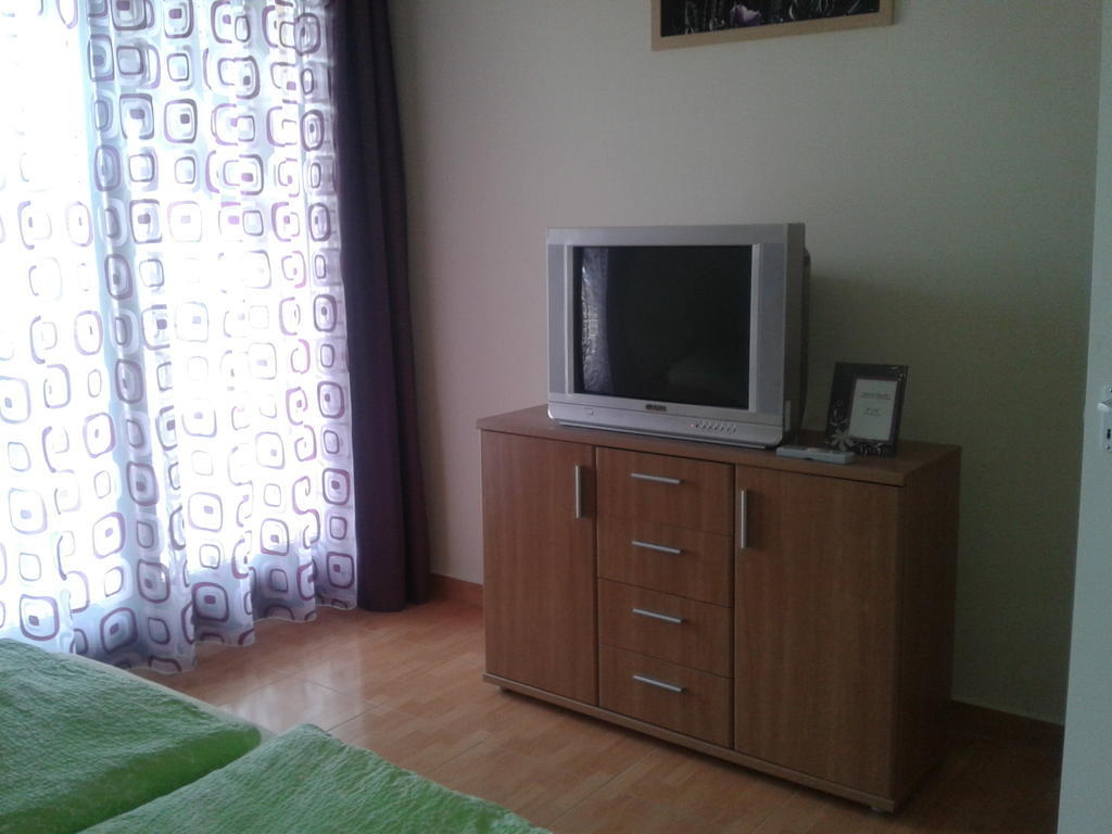 Hatarmenti Vendeghaz Zsira Rom bilde